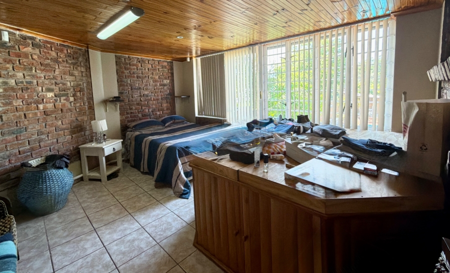 7 Bedroom Property for Sale in Heather Park Western Cape